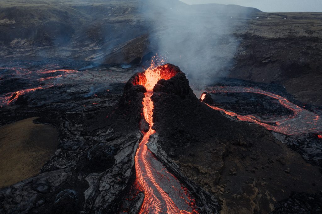 2-Day Volcano Eruption Tour with Blue Lagoon - Buubble